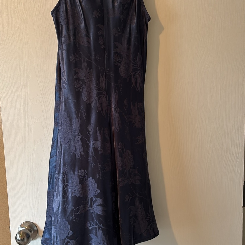 Dress - Picture 5 of 6
